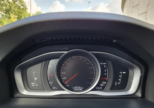 Volvo V60 cena 49400 przebieg: 226000, rok produkcji 2016 z Stąporków małe 301